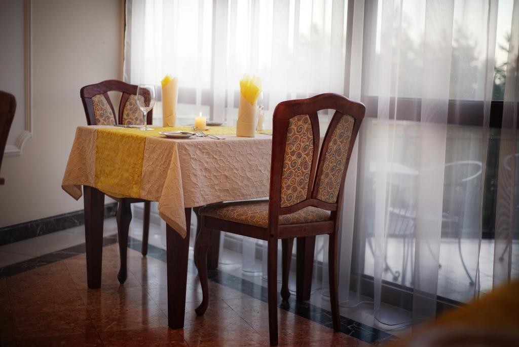 Bellevue Hotel And Resort Bardejov Bagian luar foto