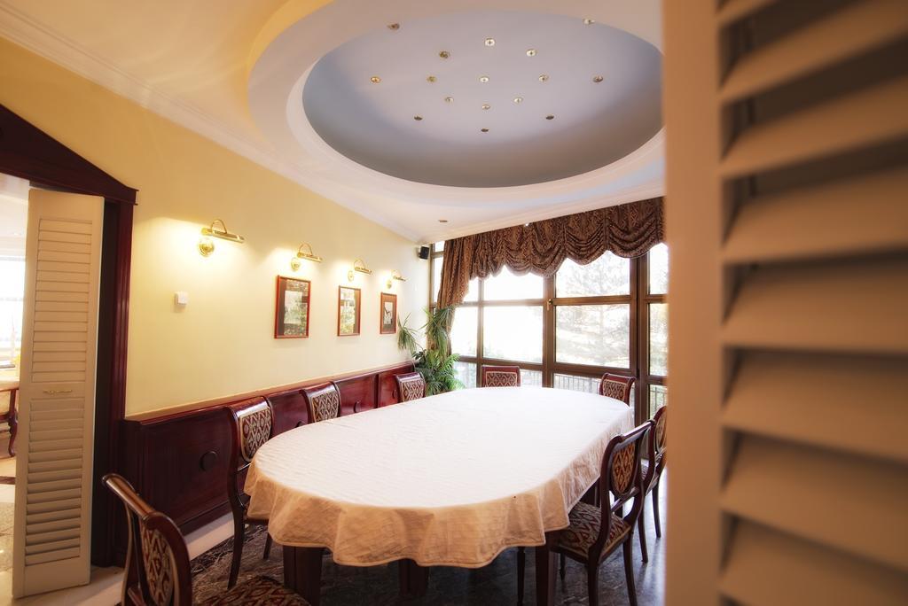 Bellevue Hotel And Resort Bardejov Bagian luar foto