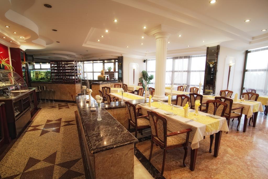 Bellevue Hotel And Resort Bardejov Bagian luar foto