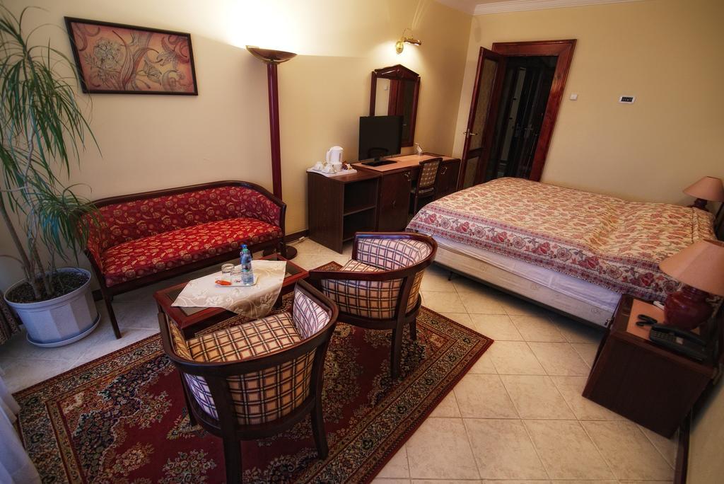 Bellevue Hotel And Resort Bardejov Ruang foto